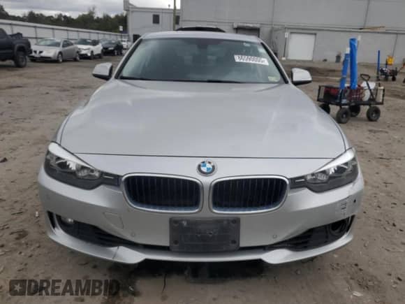 2015 BMW 3 Series 328i z VIN WBA3C1C51FK124273, wystawiony jako Copart lot #86590005 z przebiegiem 88 690 mil mil oraz Szkoda całkowita • Salvage title. Historia ofert i sprzedaży dostępna na DreamBid. Obrazek 5.