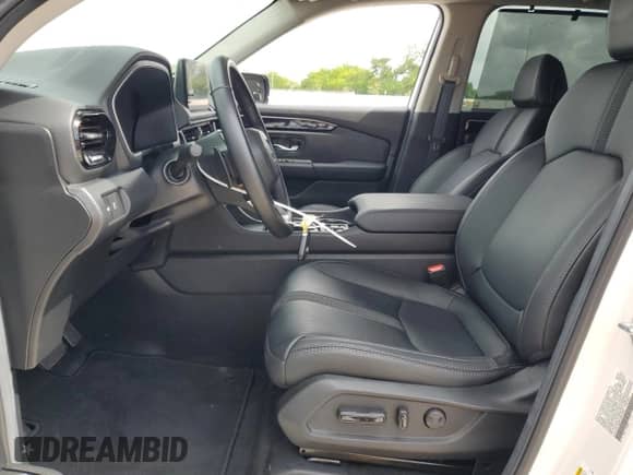 2025 Honda Pilot EX-L с VIN 5FNYG2H41SB016620, выставлен на аукционе Copart как лот 66487725 с пробегом 19 504 миль миль и Списание • Salvage title. История ставок и продаж доступна на DreamBid. Изображение 7.