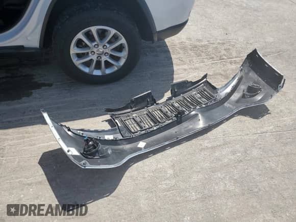 2014 Jeep Grand Cherokee Laredo with VIN 1C4RJEAGXEC157778, listed as a Copart auction lot 65999535 with 124,804 mi miles and Salvage title. Bid and sale history available at DreamBid. Image 13.