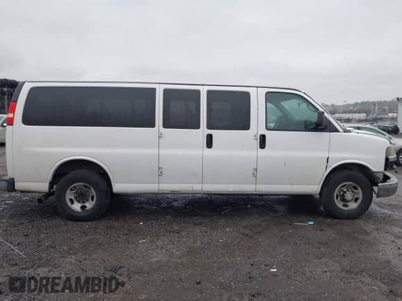 2015 Chevrolet Express Passenger LT с VIN 1GAZG1FG2F1103297, выставлен на аукционе IAAI как лот 41973861 с пробегом 493 237 миль миль и . История ставок и продаж доступна на DreamBid. Изображение 12.