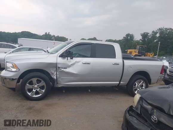 2018 Ram 1500 Big Horn z VIN 1C6RR7LG3JS110178, wystawiony jako IAAI lot #42872193 z przebiegiem 87 364 mil mil oraz . Historia ofert i sprzedaży dostępna na DreamBid. Obrazek 15.