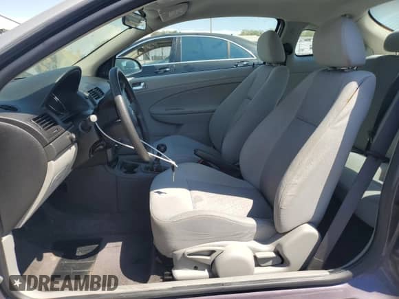2006 Chevrolet Cobalt LS с VIN 1G1AK15F667748262, выставлен на аукционе Copart как лот 70219255 с пробегом 85 250 миль миль и Списание • Salvage title. История ставок и продаж доступна на DreamBid. Изображение 7.