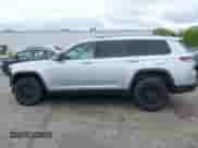 2022 Jeep Grand Cherokee Limited z VIN 1C4RJKBGXN8624293, wystawiony jako IAAI lot #42332222 z przebiegiem 31 512 mil mil oraz . Historia ofert i sprzedaży dostępna na DreamBid. Obrazek 15.