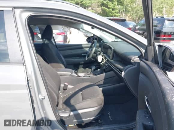 2025 Hyundai Tucson SEL с VIN 5NMJBCDE4SH523840, выставлен на аукционе IAAI как лот 42810499 с пробегом 7 571 миль миль и . История ставок и продаж доступна на DreamBid. Изображение 5.