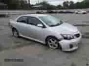 2011 Toyota Corolla S с VIN 2T1BU4EE3BC659319, выставлен на аукционе Copart как лот 81925435 с пробегом 107 861 миль миль и Списание • Salvage title. История ставок и продаж доступна на DreamBid. Изображение 4.