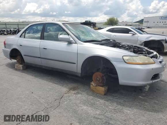 1998 Honda Accord LX with VIN 1HGCG5540WA157193, listed as a Copart auction lot 64729955 with 197,913 mi miles and Salvage title. Bid and sale history available at DreamBid. Image 4.