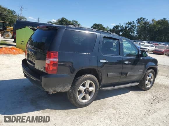 2011 Chevrolet Tahoe LS with VIN 1GNSCAE01BR179105, listed as a Copart auction lot 86249295 with 233,418 mi miles and Salvage title. Bid and sale history available at DreamBid. Image 3.
