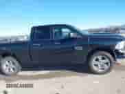 2019 Ram 1500 Express z VIN 1C6RR7FG7KS580923, wystawiony jako IAAI lot #41225273 z przebiegiem 107 210 mil mil oraz . Historia ofert i sprzedaży dostępna na DreamBid. Obrazek 13.