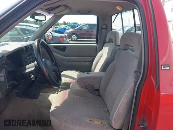 1994 Chevrolet S-10 с VIN 1GCCS1443R8177618, выставлен на аукционе IAAI как лот 42405381 с пробегом 140 254 миль миль и . История ставок и продаж доступна на DreamBid. Изображение 8.
