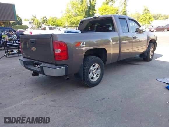 2008 Chevrolet Silverado 1500 1LT с VIN 2GCEK190881175170, выставлен на аукционе IAAI как лот 42686186 с пробегом 149 961 миль миль и . История ставок и продаж доступна на DreamBid. Изображение 4.