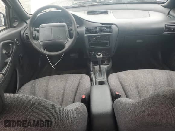 2000 Chevrolet Cavalier с VIN 3G1JC5243YS131221, выставлен на аукционе Copart как лот 57304825 с пробегом 227 352 миль миль и Списание • Salvage title. История ставок и продаж доступна на DreamBid. Изображение 8.