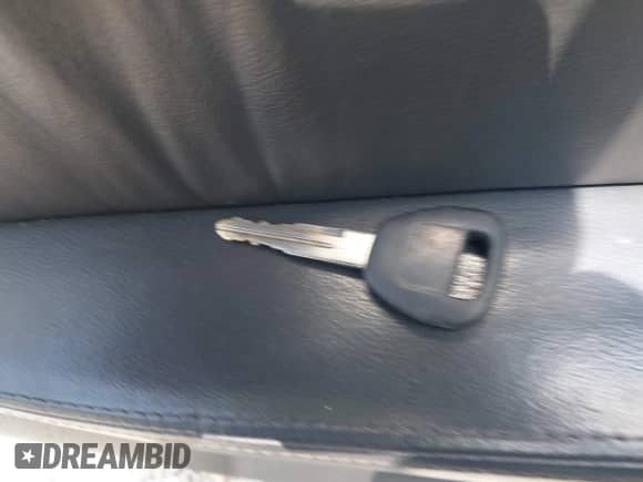 2000 Honda Accord EX с VIN 1HGCG2253YA017735, выставлен на аукционе IAAI как лот 42150660 с пробегом 244 847 миль миль и . История ставок и продаж доступна на DreamBid. Изображение 11.