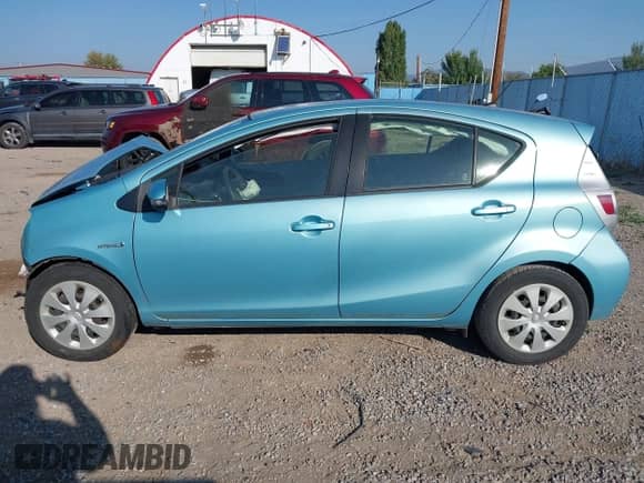 2013 Toyota Prius Three with VIN JTDKDTB3XD1038440, listed as a IAAI auction lot 43149785 with Not provided miles and . Bid and sale history available at DreamBid. Image 15.