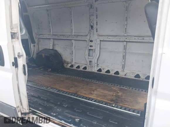 2016 Ram ProMaster Cargo с VIN 3C6TRVDG4GE134588, выставлен на аукционе IAAI как лот 42724287 с пробегом 282 294 миль миль и . История ставок и продаж доступна на DreamBid. Изображение 8.