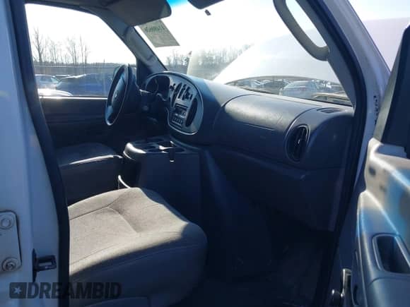 2004 Ford Econoline Cargo с VIN 1FTSE34L24HB14511, выставлен на аукционе IAAI как лот 41480626 с пробегом 262 381 миль миль и . История ставок и продаж доступна на DreamBid. Изображение 5.