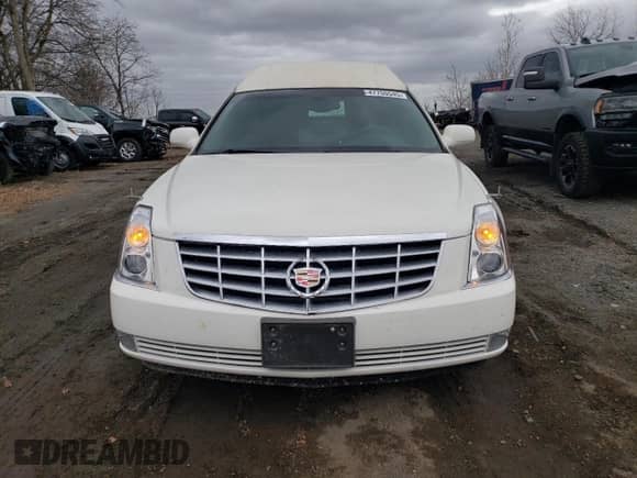 2006 Cadillac DTS Professional z VIN 1GEEH06Y56U500692, wystawiony jako Copart lot #56546565 z przebiegiem 26 810 mil mil oraz Szkoda całkowita • Salvage title. Historia ofert i sprzedaży dostępna na DreamBid. Obrazek 5.