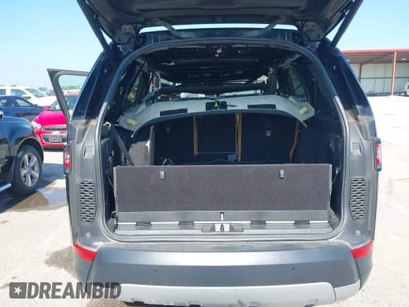 2018 Land Rover Discovery HSE Luxury с VIN SALRT2RV9JA059285, выставлен на аукционе IAAI как лот 42737031 с пробегом 80 161 миль миль и . История ставок и продаж доступна на DreamBid. Изображение 18.