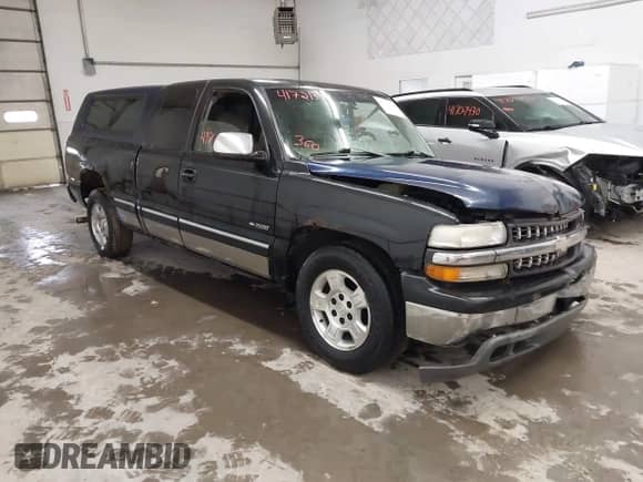 2000 Chevrolet Silverado 1500 LS with VIN 2GCEC19T3Y1333843, listed as a IAAI auction lot 41721344 with Not provided miles and . Bid and sale history available at DreamBid. Image 1.