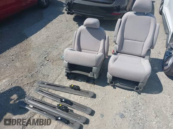 2016 Kia Sedona L с VIN KNDMA5C15G6113143, выставлен на аукционе IAAI как лот 42894713 с пробегом 153 946 миль миль и . История ставок и продаж доступна на DreamBid. Изображение 12.