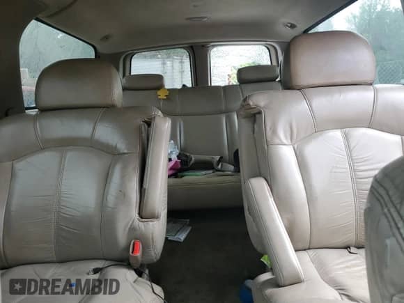 2002 Chevrolet Suburban Z71 z VIN 3GNFK16Z62G272218, wystawiony jako Copart lot #64373275 z przebiegiem 369 241 mil mil oraz Szkoda całkowita • Salvage title. Historia ofert i sprzedaży dostępna na DreamBid. Obrazek 10.