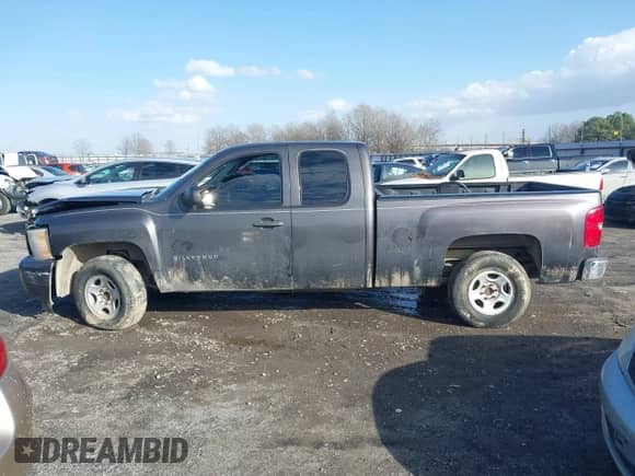 2011 Chevrolet Silverado 1500 LT z VIN 1GCRCSEAXBZ269861, wystawiony jako IAAI lot #41469839 z przebiegiem 199 929 mil mil oraz . Historia ofert i sprzedaży dostępna na DreamBid. Obrazek 14.