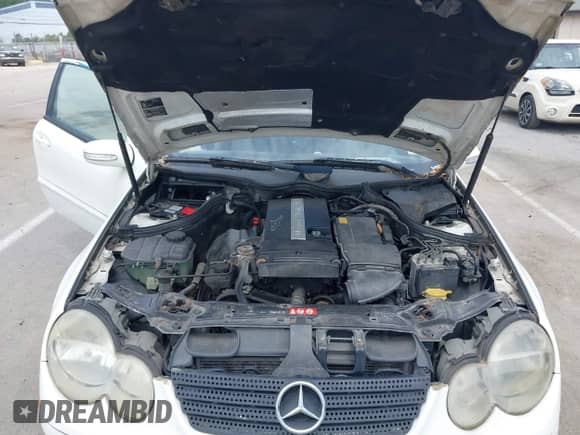 2005 Mercedes-Benz C 230 Kompressor z VIN WDBRN40J65A691009, wystawiony jako IAAI lot #42763934 z przebiegiem 163 633 mil mil oraz . Historia ofert i sprzedaży dostępna na DreamBid. Obrazek 10.