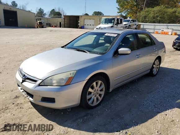 2007 Honda Accord EX-L с VIN 1HGCM66557A102004, выставлен на аукционе Copart как лот 82704105 с пробегом 206 915 миль миль и Чистый • Clean title. История ставок и продаж доступна на DreamBid. Изображение 1.