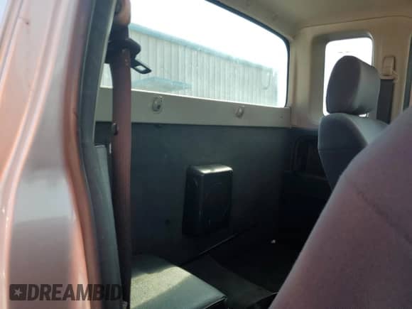 2004 Nissan Frontier SVE с VIN 1N6MD26Y24C433917, выставлен на аукционе Copart как лот 62477165 с пробегом 78 024 миль миль и Списание • Salvage title. История ставок и продаж доступна на DreamBid. Изображение 10.