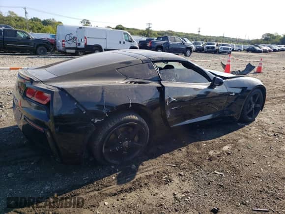 2015 Chevrolet Corvette 1LT z VIN 1G1YB2D71F5117705, wystawiony jako Copart lot #67867883 z przebiegiem 77 802 mil mil oraz . Historia ofert i sprzedaży dostępna na DreamBid. Obrazek 3.