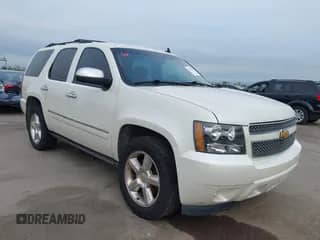 2014 Chevrolet Tahoe LTZ z VIN 1GNSKCE04ER213380, wystawiony jako IAAI lot #41937707 z przebiegiem 180 738 mil mil oraz . Historia ofert i sprzedaży dostępna na DreamBid. Obrazek 1.