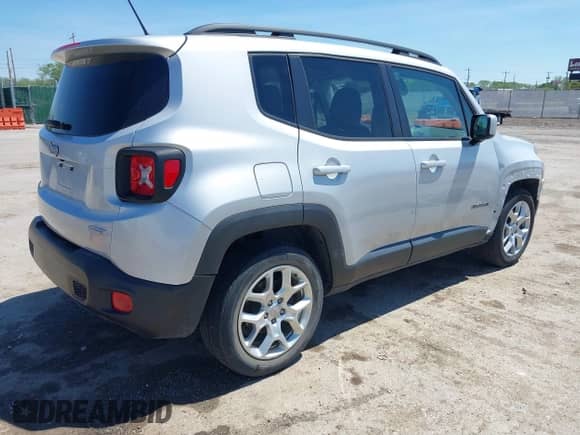 2017 Jeep Renegade Latitude z VIN ZACCJABB9HPE58639, wystawiony jako IAAI lot #42083266 z przebiegiem 154 061 mil mil oraz . Historia ofert i sprzedaży dostępna na DreamBid. Obrazek 4.