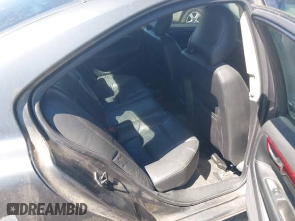 2004 Volvo S60 с VIN YV1RS59V842403435, выставлен на аукционе IAAI как лот 42816806 с пробегом 180 983 миль миль и . История ставок и продаж доступна на DreamBid. Изображение 8.