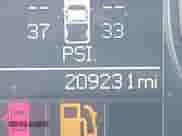 2011 Ram 1500 Big Horn z VIN 1D7RB1GT9BS570275, wystawiony jako IAAI lot #42142671 z przebiegiem 209 231 mil mil oraz . Historia ofert i sprzedaży dostępna na DreamBid. Obrazek 15.