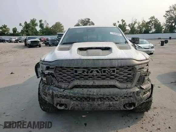 2025 Ram 1500 RHO z VIN 1C6SRFUP7SN573287, wystawiony jako Copart lot #71635885 z przebiegiem 9 502 mil mil oraz Szkoda całkowita • Salvage title. Historia ofert i sprzedaży dostępna na DreamBid. Obrazek 13.