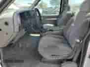 1998 GMC Sierra 1500 z VIN 1GTEC14MXWZ850349, wystawiony jako Copart lot #65374255 z przebiegiem 102 157 mil mil oraz Szkoda całkowita • Salvage title. Historia ofert i sprzedaży dostępna na DreamBid. Obrazek 7.