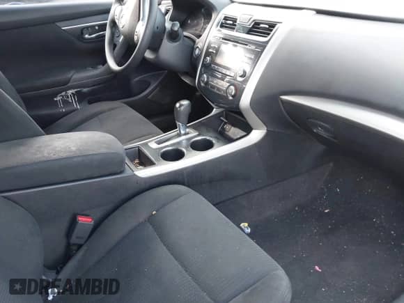 2015 Nissan Altima 2.5 with VIN 1N4AL3AP0FN371153, listed as a IAAI auction lot 42211508 with Not provided miles and . Bid and sale history available at DreamBid. Image 5.