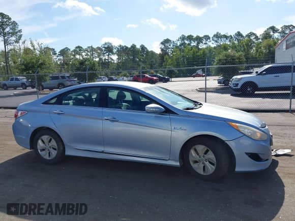 2013 Hyundai Sonata with VIN KMHEC4A46DA078946, listed as a IAAI auction lot 42755504 with 92,735 mi miles and . Bid and sale history available at DreamBid. Image 14.