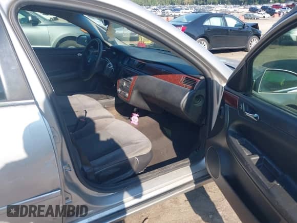 2006 Chevrolet Impala LT 3.5L с VIN 2G1WT58K869101699, выставлен на аукционе IAAI как лот 43204047 с пробегом 317 411 миль миль и . История ставок и продаж доступна на DreamBid. Изображение 5.