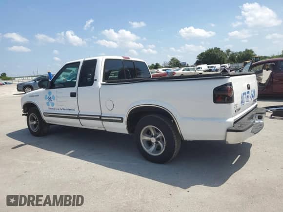 2000 Chevrolet S-10 LS с VIN 1GCCS194XY8105578, выставлен на аукционе Copart как лот 65154955 с пробегом 224 946 миль миль и Списание • Salvage title. История ставок и продаж доступна на DreamBid. Изображение 2.