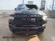 2025 Ram 1500 Laramie z VIN 1C6SRFJP1SN590350, wystawiony jako Copart lot #61554375 z przebiegiem 21 636 mil mil oraz Szkoda całkowita • Salvage title. Historia ofert i sprzedaży dostępna na DreamBid. Obrazek 5.