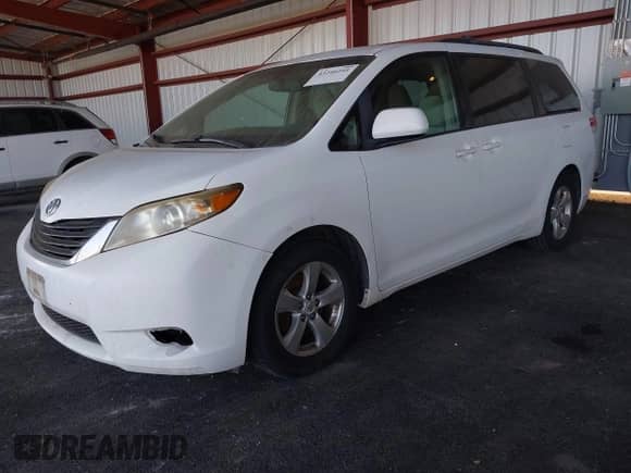 2011 Toyota Sienna LE AAS with VIN 5TDKK3DCXBS067004, listed as a IAAI auction lot 43246241 with 235,718 mi miles and . Bid and sale history available at DreamBid. Image 2.