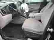 2019 Hyundai Tucson Value с VIN KM8J3CA45KU040158, выставлен на аукционе Copart как лот 83750435 с пробегом 27 316 миль миль и Списание • Salvage title. История ставок и продаж доступна на DreamBid. Изображение 7.