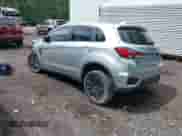 2023 Mitsubishi Outlander ES z VIN JA4ARUAU8PU002854, wystawiony jako IAAI lot #42192599 z przebiegiem 79 208 mil mil oraz . Historia ofert i sprzedaży dostępna na DreamBid. Obrazek 3.