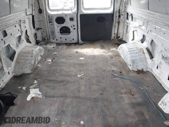 2003 Ford Econoline Cargo z VIN 1FTNE24223HC04321, wystawiony jako IAAI lot #42015261 z przebiegiem 183 098 mil mil oraz . Historia ofert i sprzedaży dostępna na DreamBid. Obrazek 8.