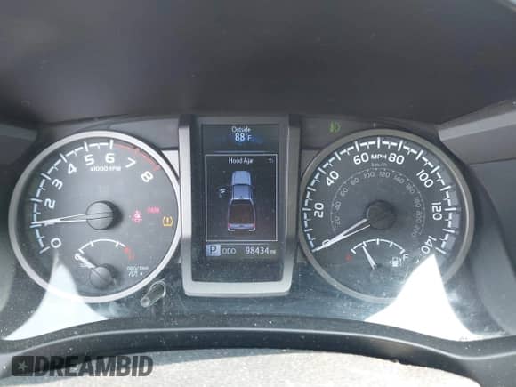 2019 Toyota Tacoma SR5 с VIN 3TMAZ5CN9KM100080, выставлен на аукционе IAAI как лот 43053191 с пробегом 98 434 миль миль и . История ставок и продаж доступна на DreamBid. Изображение 7.