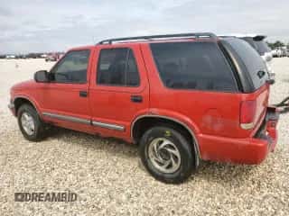 2000 Chevrolet Blazer LT with VIN 1GNDT13W1Y2194639, listed as a Copart auction lot 65911124 with Not provided miles and Clean title. Bid and sale history available at DreamBid. Image 2.