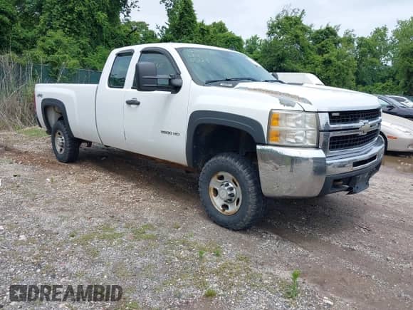 2009 Chevrolet Silverado 2500HD Work Truck z VIN 1GCHK49K09E164826, wystawiony jako IAAI lot #42240728 z przebiegiem 296 227 mil mil oraz . Historia ofert i sprzedaży dostępna na DreamBid. Obrazek 1.