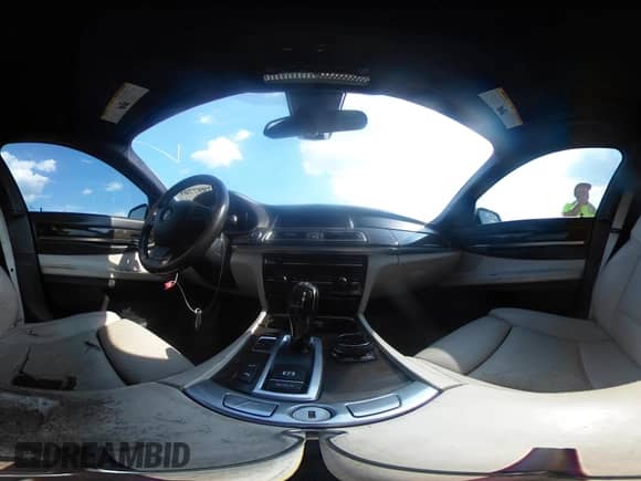 2015 BMW 7 Series 750Li с VIN WBAYE8C53FD781301, выставлен на аукционе IAAI как лот 42997705 с пробегом 159 173 миль миль и . История ставок и продаж доступна на DreamBid. Изображение 18.