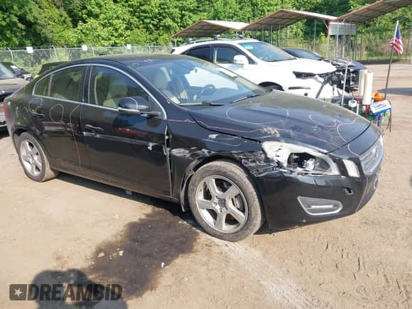 2012 Volvo S60 T5 с VIN YV1622FS6C2126357, выставлен на аукционе IAAI как лот 42411014 с пробегом 118 559 миль миль и . История ставок и продаж доступна на DreamBid. Изображение 1.