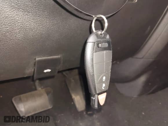 2017 Ram 1500 Express z VIN 1C6RR7FT9HS795600, wystawiony jako IAAI lot #39712645 z przebiegiem 178 059 mil mil oraz . Historia ofert i sprzedaży dostępna na DreamBid. Obrazek 11.